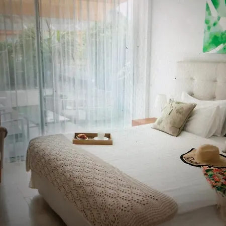4 A Playa Amadores-chalet Moderno